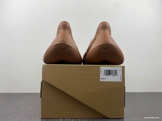 Clay RNR Adidas Foam HP5335 Red Yeezy 0704